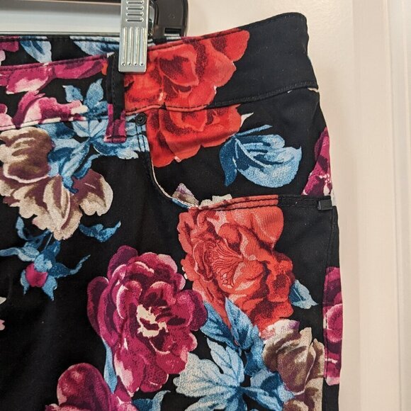 Chico's Jeggings Black Floral Stretch Button Pants Chicos Size 3R Womens 16R - Picture 8 of 16